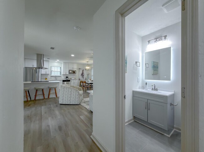 Building Photo - 2059 Little River Ln
