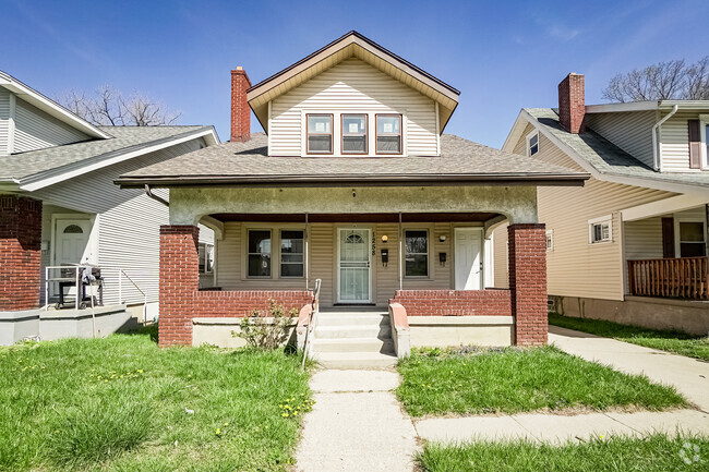 Building Photo - 1258 Catalpa Dr
