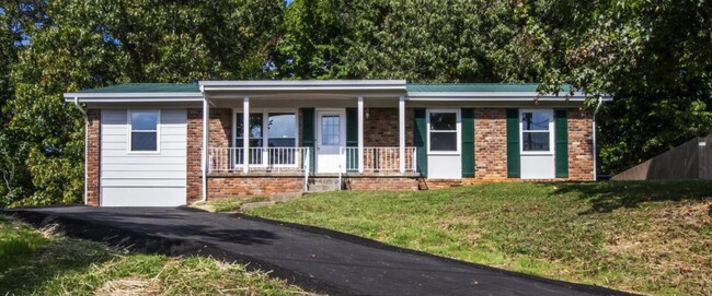 Primary Photo - 6123 Cougar Dr