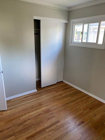 Building Photo - 422 Theodore Dr