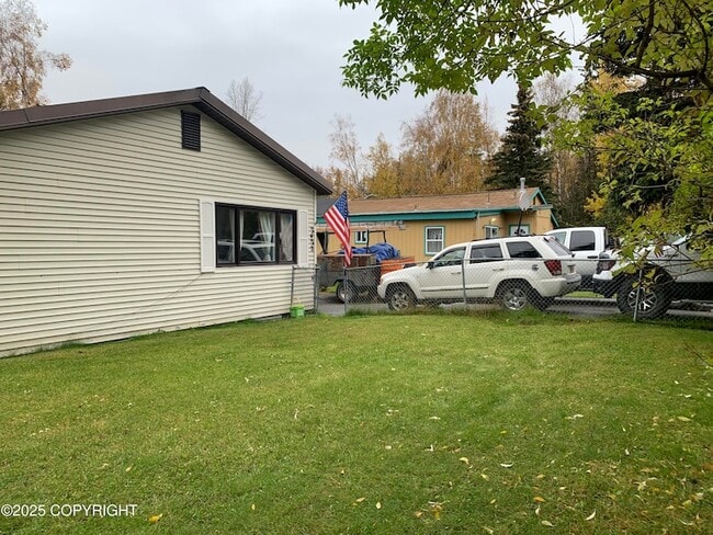 Primary Photo - 2422 Glacier St