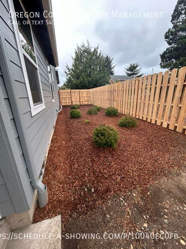 Building Photo - 15 Johnson St