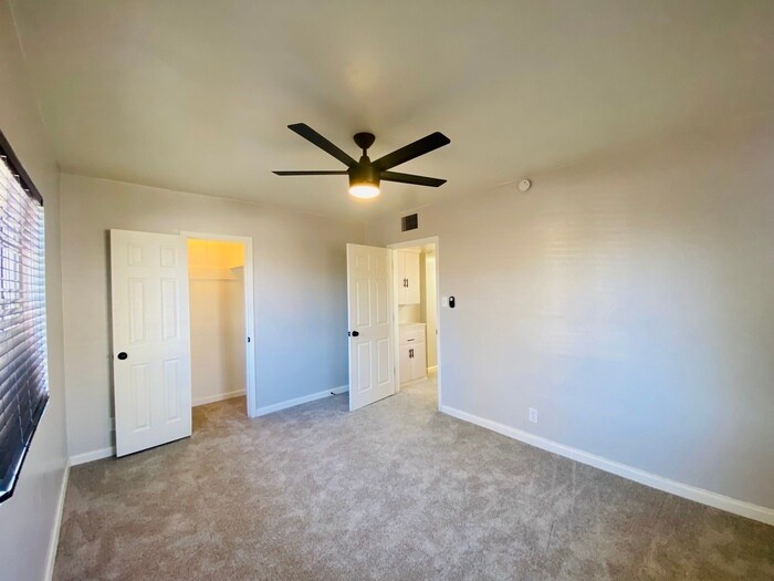 Building Photo - 2017 N Winstel Blvd