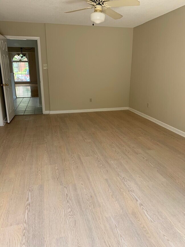 Building Photo - 1685 Oaken Bucket Dr
