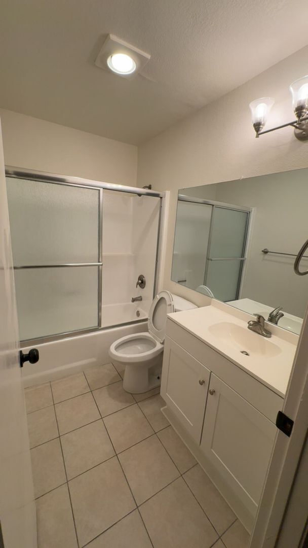 Building Photo - ALS-1150-GROVE AVENUE