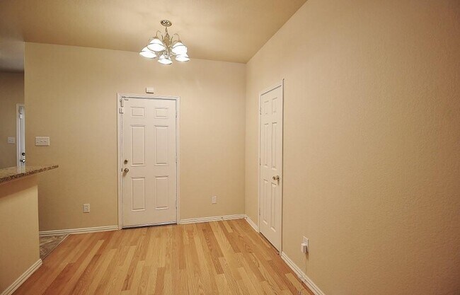 Building Photo - 5306 Bexar St