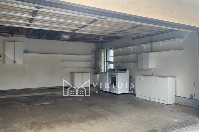 Building Photo - 1001 Mohawk St