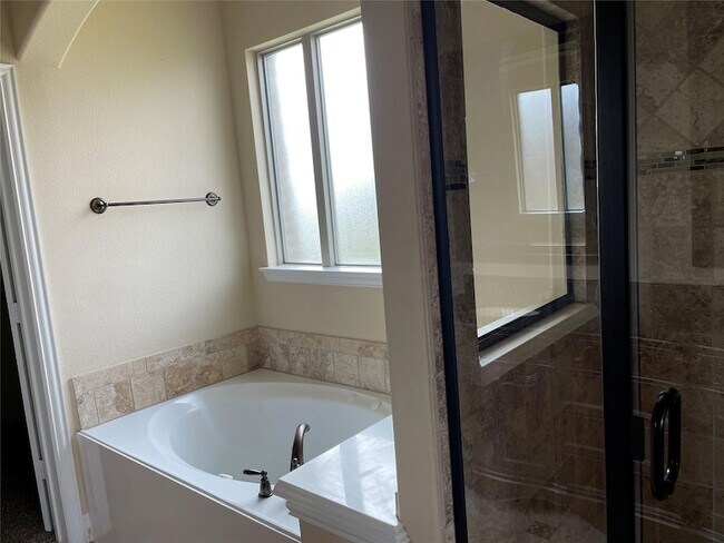 Building Photo - 3004 Guadalupe Dr