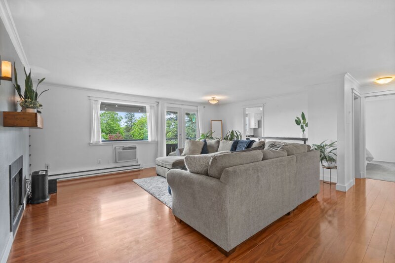 Building Photo - 844 W Cliff Dr