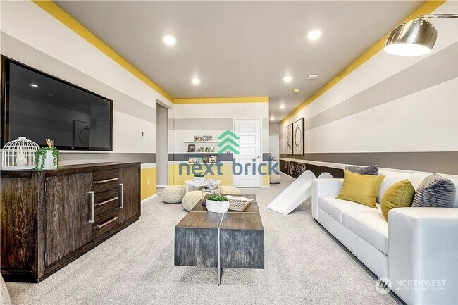 Building Photo - A fabulous 5 bedroom and 3.5 bathroom house