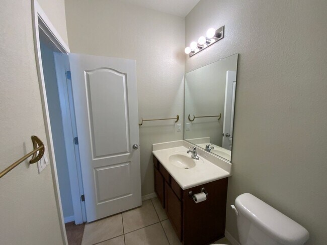 Building Photo - Beautiful 3 Bedroom Single Story Home Available Near Northern Blvd NW & Rainbow Blvd NE!