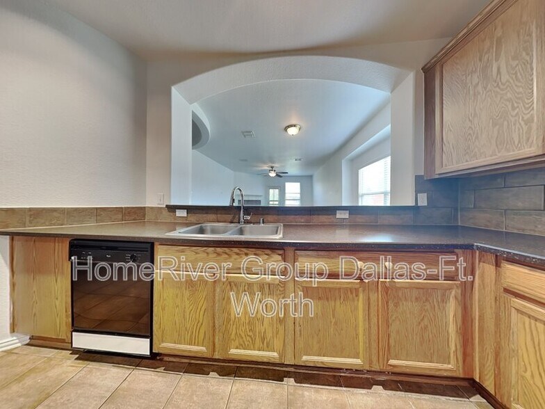 Building Photo - 11528 Henderson Dr