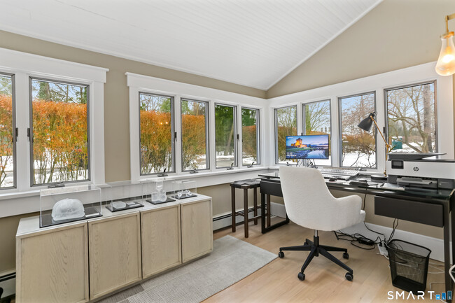 Building Photo - 3 Riverview Rd