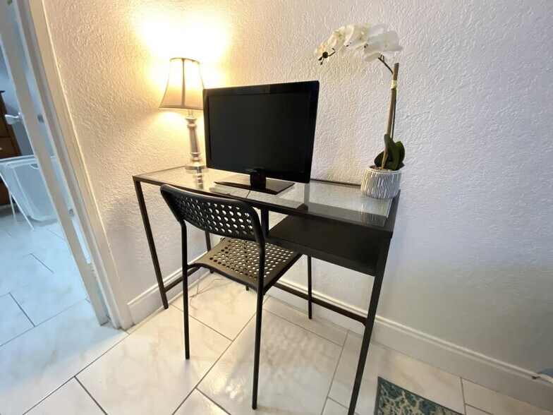 Building Photo - 9 Seacrest Pkwy