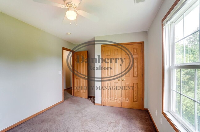 Building Photo - 1103 N Byrne Rd