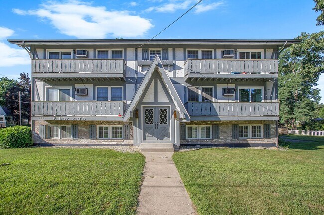 Building Photo - Newly Remodeled 2bed 1 bath apartment in Urbandale! - Ask about our security deposit alternative!