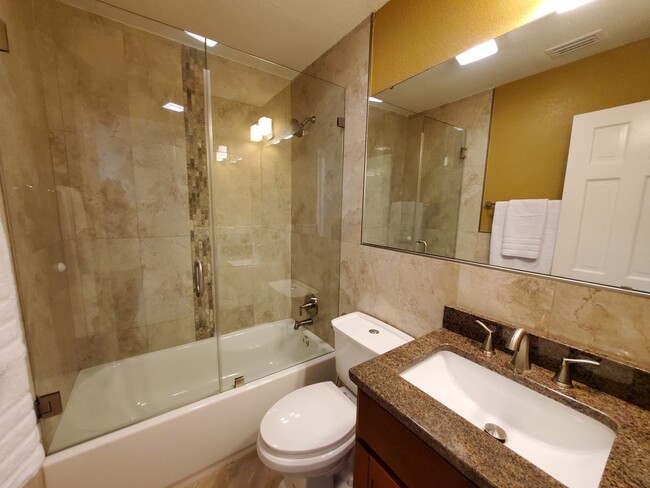 Building Photo - 3 bedroom 2 bath furnished & remodeled hom...