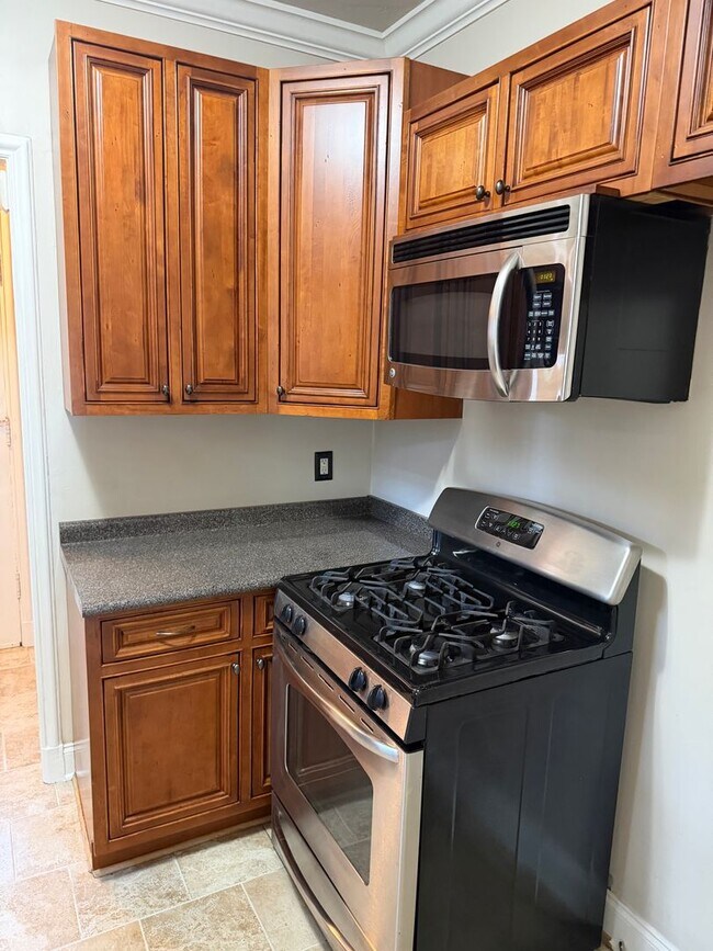 Building Photo - 3 BR/1BA | Newly Renovated Single Family Home | 1-Car Garage Parking | Patio in backyard!