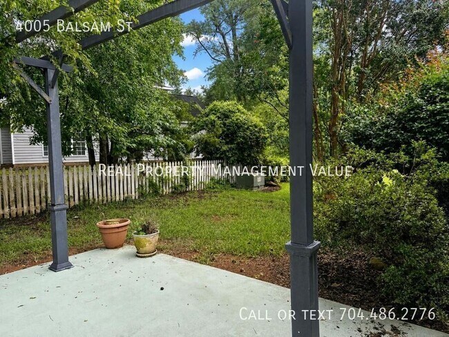 Building Photo - 4005 Balsam St