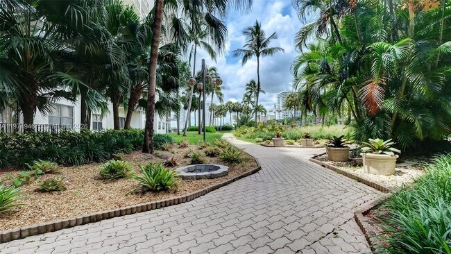 Building Photo - 18151 NE 31st Ct