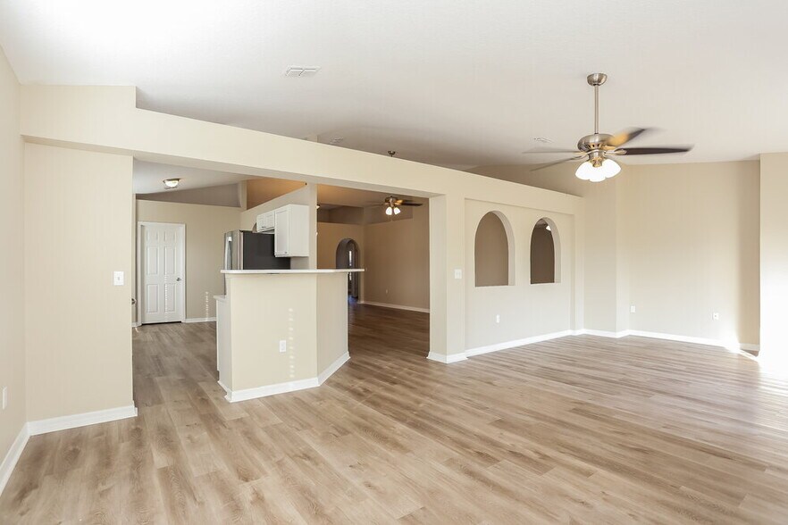 Building Photo - 9236 Caracara Drive