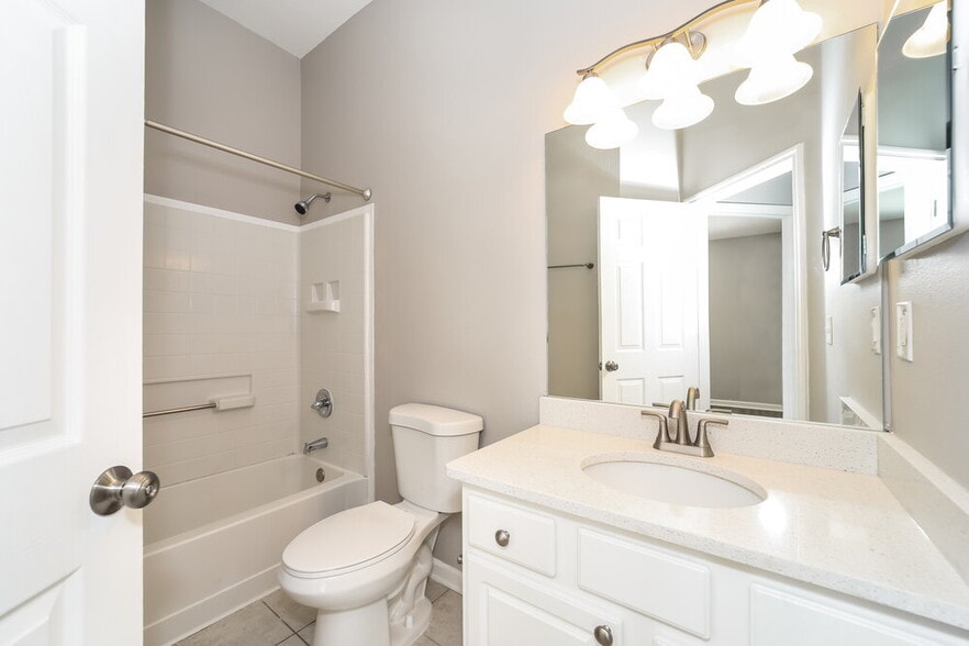 Building Photo - 5860 Sandstone Way