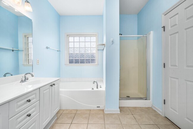 Building Photo - 2520 Stonecreek Trail