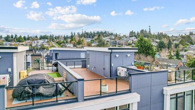 Building Photo - Stunning AIR CONDITIONED Alki Townhome w/ Rooftop Ocean View