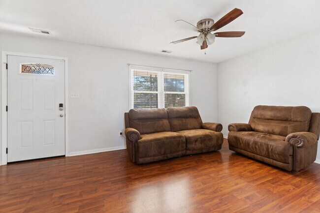 Building Photo - 1128 Grandy Ct