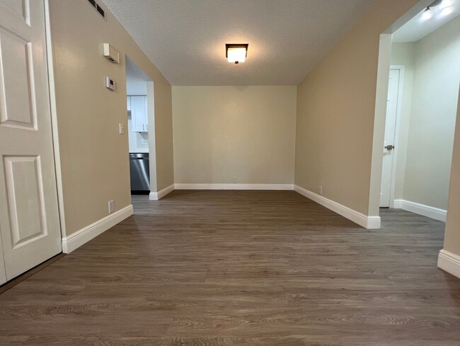 Building Photo - Newly Renovated Winter Springs Condo ~ New...