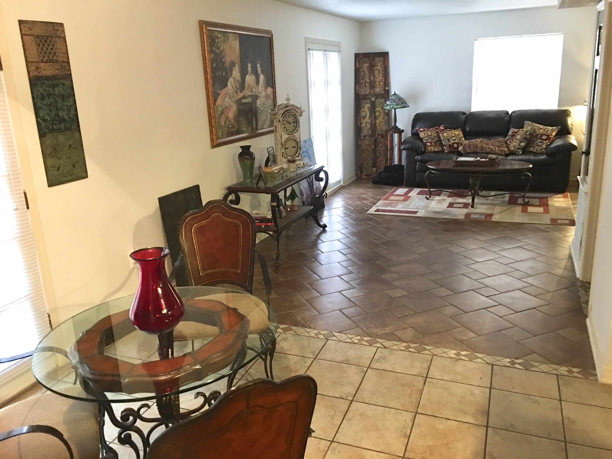 Building Photo - 209 Pine St