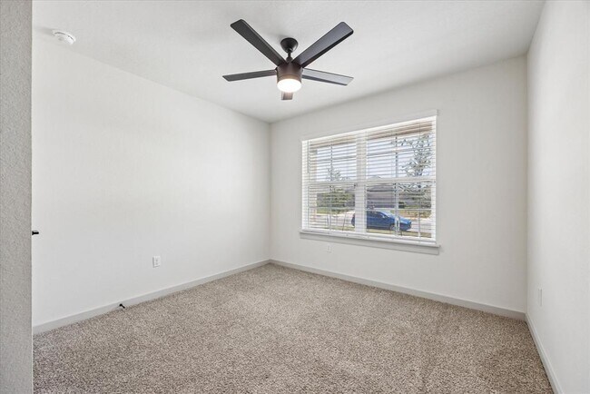 Building Photo - 105 Krause Spgs Dr
