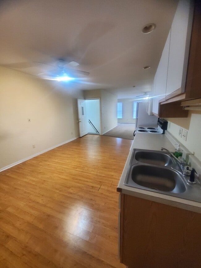 Building Photo - 127 N Jefferson St