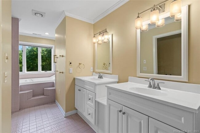 Building Photo - 47 Harbour View Pl