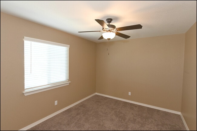 Building Photo - 4628 Marisabel Azcarate St