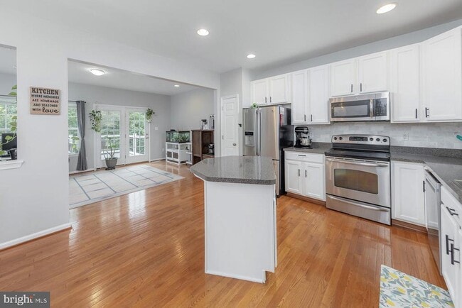 Building Photo - 372 Concetta Dr