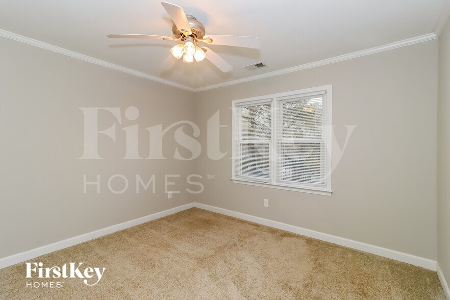 Building Photo - 687 Crabtree Ct SW