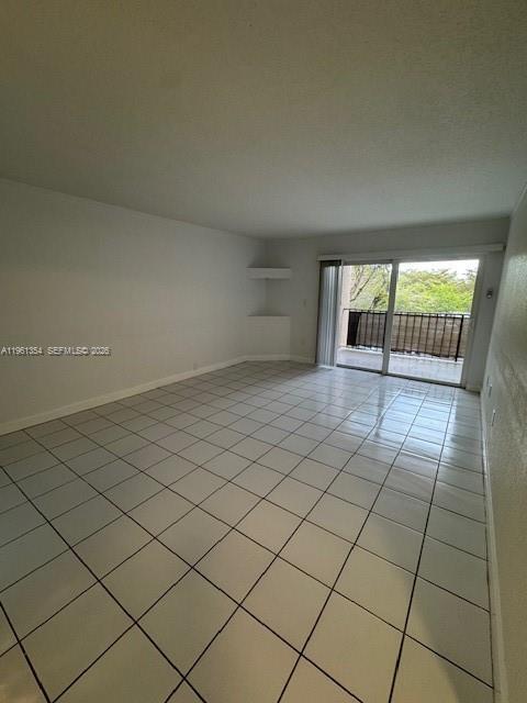 Building Photo - 13701 Kendale Lakes Cir