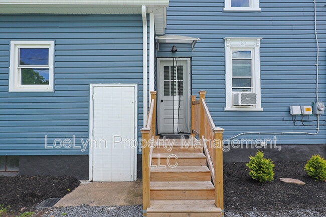 Building Photo - 14210 Temple St