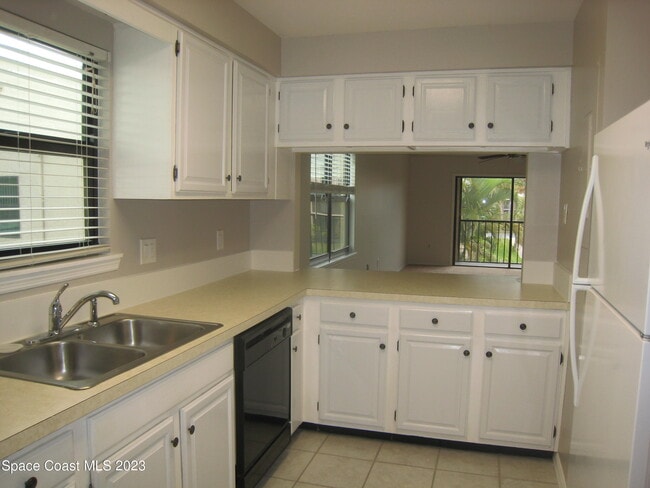 Building Photo - 201 International Dr