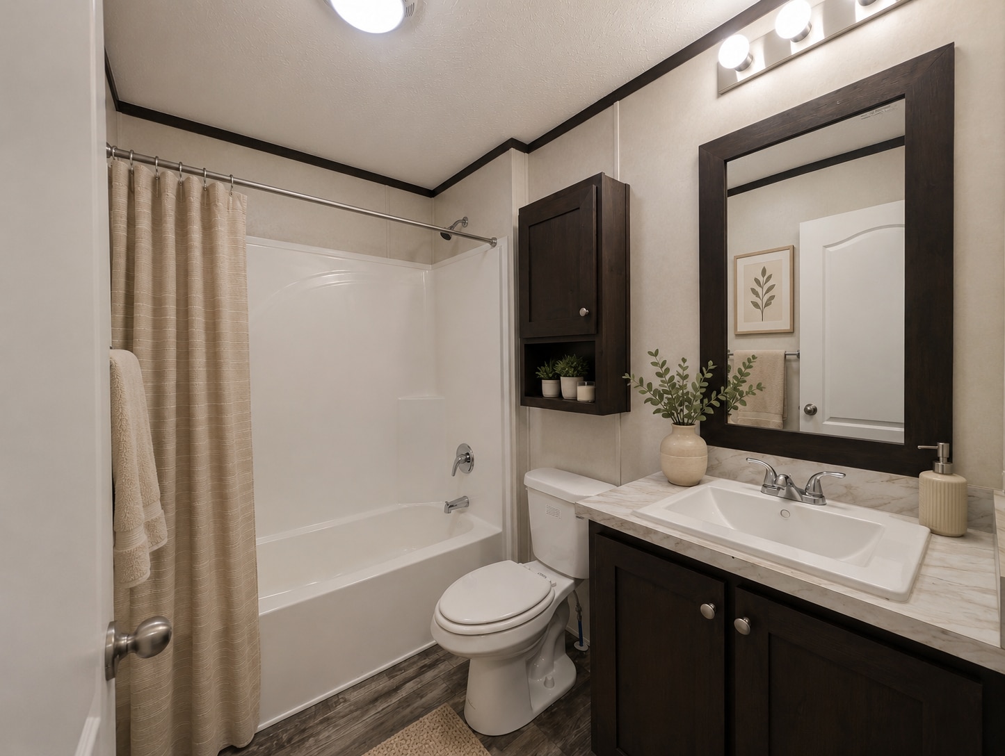 Building Photo - 15881 Villaire Ave