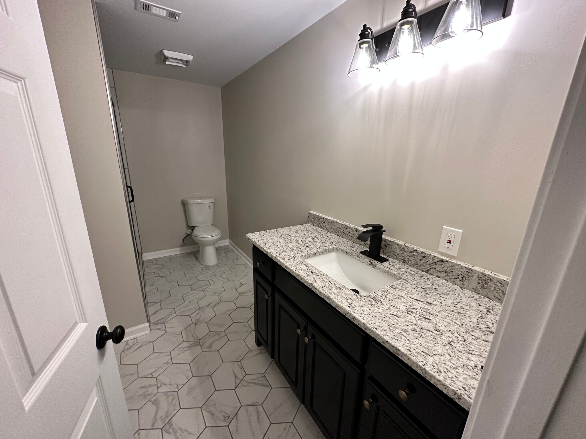 Building Photo - 406 Phillips Ave