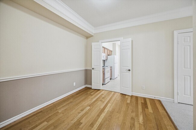 Building Photo - 2700 Revere St