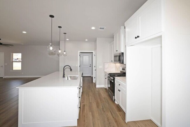 Building Photo - 4707 Scotty Dr