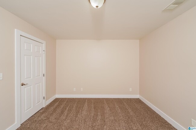 Building Photo - 1069 Kelly Creek Way