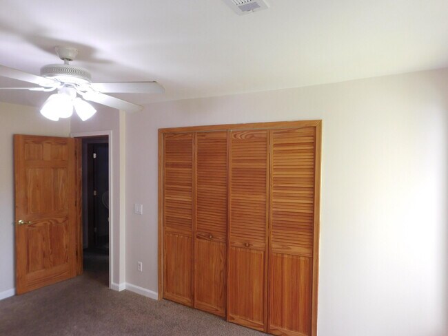 Building Photo - 32005 W 12 Mile Rd