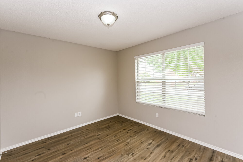 Building Photo - 10769 Braemoor Dr