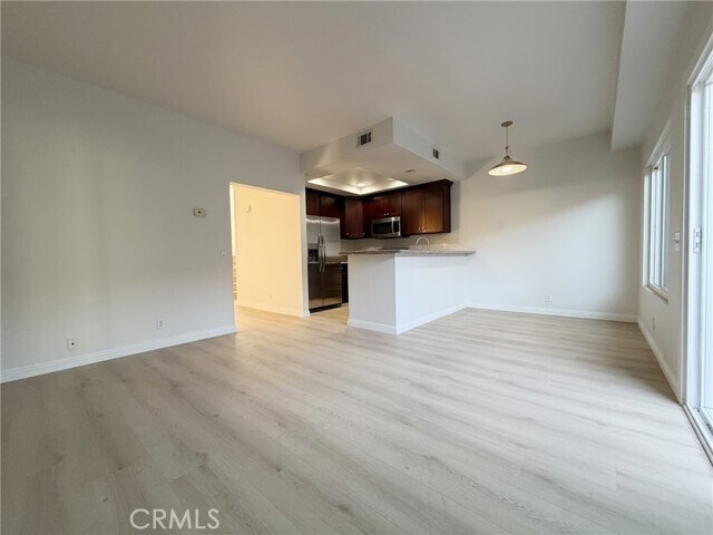 Building Photo - 73 Goldenrod