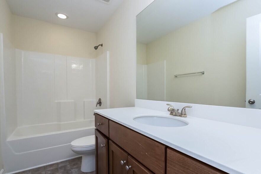 Building Photo - 308 Darbys Run Ct