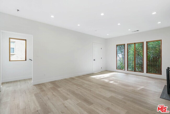 Building Photo - 8575 Horner St